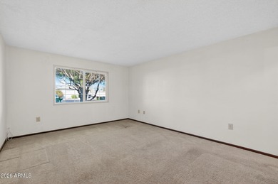 AMAZING, MOVE-IN READY 2 BDR/2 BATH IN BEAUTIFUL SUN CITY! on PalmBrook Country Club in Arizona - for sale on GolfHomes.com, golf home, golf lot