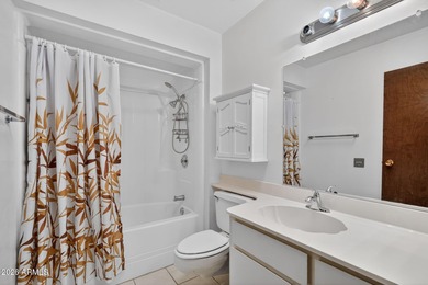 AMAZING, MOVE-IN READY 2 BDR/2 BATH IN BEAUTIFUL SUN CITY! on PalmBrook Country Club in Arizona - for sale on GolfHomes.com, golf home, golf lot