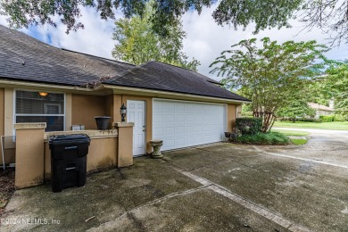 ''Seller offering $15,000 toward Buyer's Closing Cost or Rate on Country Club of Orange Park in Florida - for sale on GolfHomes.com, golf home, golf lot