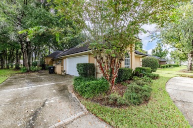 ''Seller offering $15,000 toward Buyer's Closing Cost or Rate on Country Club of Orange Park in Florida - for sale on GolfHomes.com, golf home, golf lot