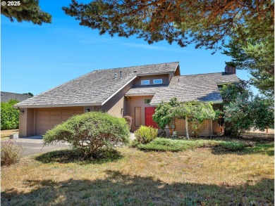 Located in Country Club Estates neighborhood--just minutes from on Astoria Golf and Country Club in Oregon - for sale on GolfHomes.com, golf home, golf lot