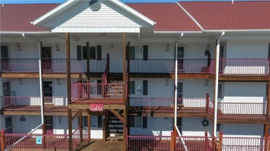 Turn-key and ready to go! This well appointed 2 bed/2bath on The Club At Old Kinderhook in Missouri - for sale on GolfHomes.com, golf home, golf lot