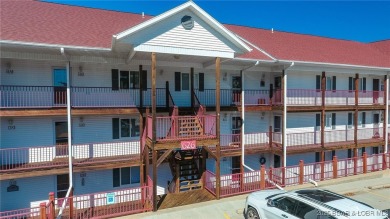 Turn-key and ready to go! This well appointed 2 bed/2bath on The Club At Old Kinderhook in Missouri - for sale on GolfHomes.com, golf home, golf lot