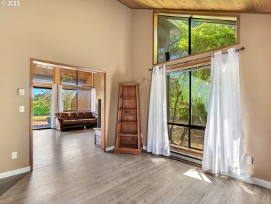 Located in Country Club Estates neighborhood--just minutes from on Astoria Golf and Country Club in Oregon - for sale on GolfHomes.com, golf home, golf lot