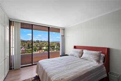 This condo is located in the popular SENIOR community of Laguna on Leisure Village Par 3 Golf Course in California - for sale on GolfHomes.com, golf home, golf lot