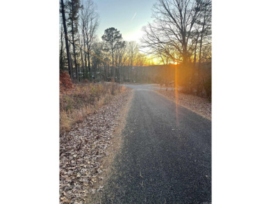 Welcome to your own slice of paradise in beautiful Fairfield Bay on Indian Hills Country Club in Arkansas - for sale on GolfHomes.com, golf home, golf lot
