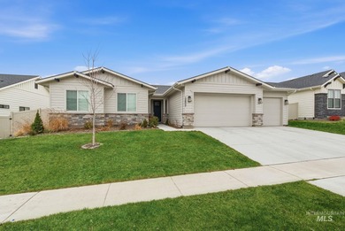 Welcome to 12602 S Teano Ave. This 2128 sqft, 3 bed, 2 bath home on Hunters Point Golf Club in Idaho - for sale on GolfHomes.com, golf home, golf lot