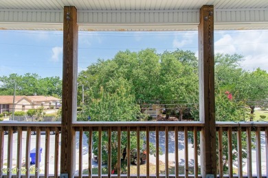 This charming 2-story, 3 bedroom, 2.5 bath home in Beaufort on North River Club in North Carolina - for sale on GolfHomes.com, golf home, golf lot