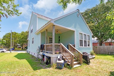 This charming 2-story, 3 bedroom, 2.5 bath home in Beaufort on North River Club in North Carolina - for sale on GolfHomes.com, golf home, golf lot