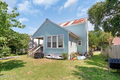 This charming 2-story, 3 bedroom, 2.5 bath home in Beaufort on North River Club in North Carolina - for sale on GolfHomes.com, golf home, golf lot