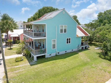 This charming 2-story, 3 bedroom, 2.5 bath home in Beaufort on North River Club in North Carolina - for sale on GolfHomes.com, golf home, golf lot