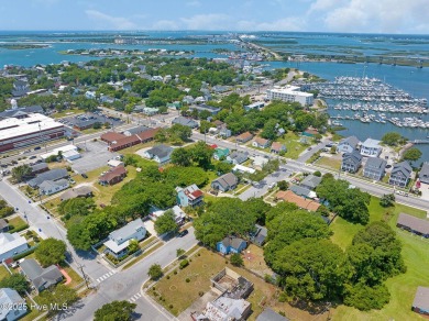 This charming 2-story, 3 bedroom, 2.5 bath home in Beaufort on North River Club in North Carolina - for sale on GolfHomes.com, golf home, golf lot