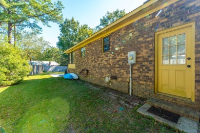 ''Beautifully renovated brick ranch in established Crowfield on Crowfield Golf and Country Club in South Carolina - for sale on GolfHomes.com, golf home, golf lot