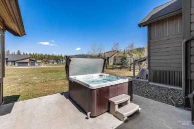 This 3,260 sq ft 4-bedroom, 2.5-bathroom home with a bonus room on McCall Municipal Golf Course in Idaho - for sale on GolfHomes.com, golf home, golf lot