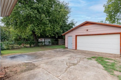 Charming 3-bedroom home with spacious garage!  This inviting on James E. Stewart Golf Course in Oklahoma - for sale on GolfHomes.com, golf home, golf lot