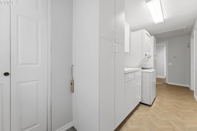 Wonderful living at Fairway Village Golf community. This very on Fairway Village Golf and Country Club in Washington - for sale on GolfHomes.com, golf home, golf lot