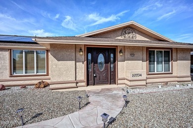 Welcome home to the highly desirable Sun City community! This 2 on Sun City Lakes West and East in Arizona - for sale on GolfHomes.com, golf home, golf lot