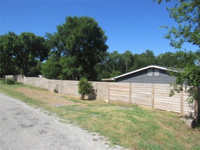 Looking for an amazing home? This home is Permanently sat on on Tanglewood Resort in Texas - for sale on GolfHomes.com, golf home, golf lot