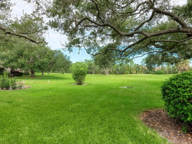 Looking for an updated END-UNIT that feels like home right away on The Meadows Golf and Country Club in Florida - for sale on GolfHomes.com, golf home, golf lot