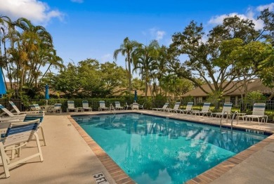 Looking for an updated END-UNIT that feels like home right away on The Meadows Golf and Country Club in Florida - for sale on GolfHomes.com, golf home, golf lot