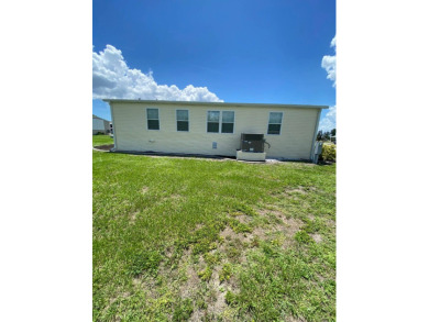 This lovely 3bed 2bath home is move in ready! Seller is on Riverwood Golf Club in Florida - for sale on GolfHomes.com, golf home, golf lot