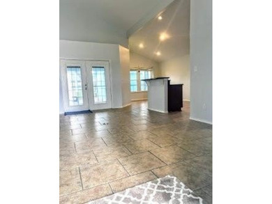 Coastal Cottage Charm: Well-Maintained 2-Bed, 2-Bath with Bonus on Rockport Country Club in Texas - for sale on GolfHomes.com, golf home, golf lot