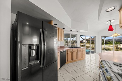 Waterfront Home with Oversized cul-de-sac Lot in Shamrock Lakes! on El Rio Golf Course and Club in Florida - for sale on GolfHomes.com, golf home, golf lot