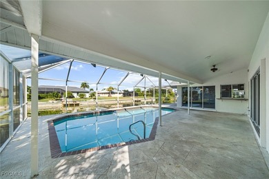 Waterfront Home with Oversized cul-de-sac Lot in Shamrock Lakes! on El Rio Golf Course and Club in Florida - for sale on GolfHomes.com, golf home, golf lot