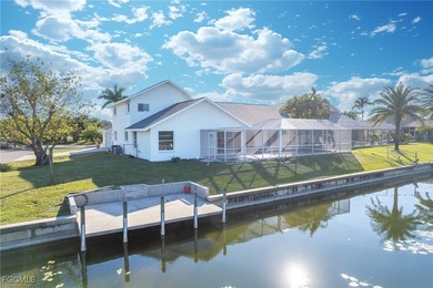 Waterfront Home with Oversized cul-de-sac Lot in Shamrock Lakes! on El Rio Golf Course and Club in Florida - for sale on GolfHomes.com, golf home, golf lot