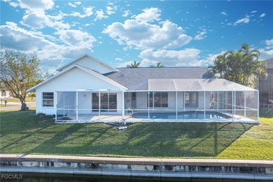 Waterfront Home with Oversized cul-de-sac Lot in Shamrock Lakes! on El Rio Golf Course and Club in Florida - for sale on GolfHomes.com, golf home, golf lot