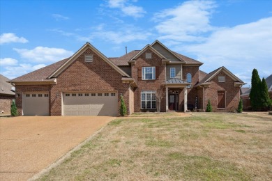 Located in Fair Oaks Golf course community** 4bed (2down), 3 on Fair Oaks Golf Club in Tennessee - for sale on GolfHomes.com, golf home, golf lot