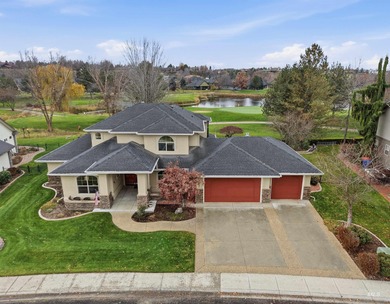 Classic home with views of Banbury Golf Course, true 4 bedrooms on BanBury Golf Club in Idaho - for sale on GolfHomes.com, golf home, golf lot