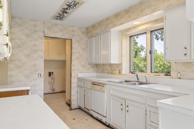 Calling all Chip & Joanna wannabes & weekend warriors!Tucked in on Kimberling City Golf Club in Missouri - for sale on GolfHomes.com, golf home, golf lot