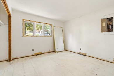 Calling all Chip & Joanna wannabes & weekend warriors!Tucked in on Kimberling City Golf Club in Missouri - for sale on GolfHomes.com, golf home, golf lot