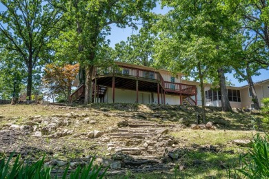 Calling all Chip & Joanna wannabes & weekend warriors!Tucked in on Kimberling City Golf Club in Missouri - for sale on GolfHomes.com, golf home, golf lot