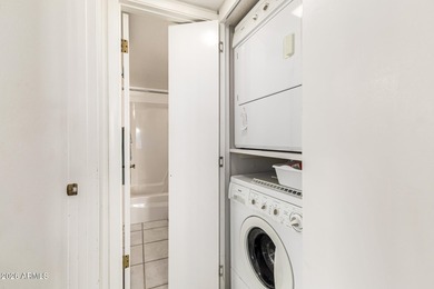 Lucky you!The Family is Selling their light, bright Vacation on Stonecreek Golf Club in Arizona - for sale on GolfHomes.com, golf home, golf lot