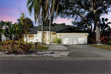 Short Sale. Step into this stunning split-floor plan residence on Tarpon Springs Golf Course in Florida - for sale on GolfHomes.com, golf home, golf lot