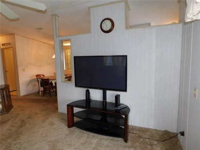 BIG PRICE DROP!!! Save money by making minor renovations on Largo Golf Course in Florida - for sale on GolfHomes.com, golf home, golf lot