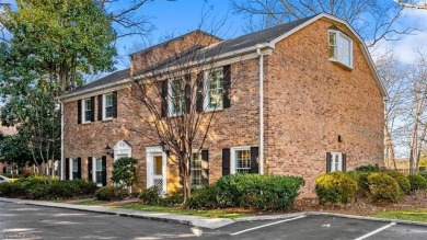 Sophisticated, yet functional and modernized end-unit on Greensboro Country Club in North Carolina - for sale on GolfHomes.com, golf home, golf lot