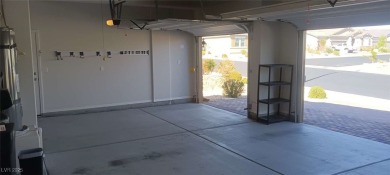 Like new, beautiful home with 2 bedrooms plus a den/third on Falcon Ridge Golf Course in Nevada - for sale on GolfHomes.com, golf home, golf lot