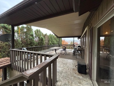 Gorgeous 4-bedroom, 3-bath home perfectly positioned on Lewiston on Lewiston Golf and Country Club in Idaho - for sale on GolfHomes.com, golf home, golf lot