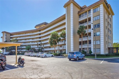 GOLF COURSE VIEWS AND PANORAMIC SUNSETS! This spacious 1-bedroom on Seminole Lake Country Club in Florida - for sale on GolfHomes.com, golf home, golf lot