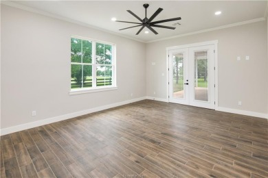 **GOLF COURSE HOME - 1-Year Membership Included!
Welcome to your on Oak Grove Country Club in Texas - for sale on GolfHomes.com, golf home, golf lot