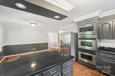 Welcome to 8 Hickory Ridge Court--a warm, inviting 4BR/3BA home on River Hills Country Club in South Carolina - for sale on GolfHomes.com, golf home, golf lot