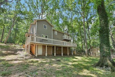 Welcome to 8 Hickory Ridge Court--a warm, inviting 4BR/3BA home on River Hills Country Club in South Carolina - for sale on GolfHomes.com, golf home, golf lot