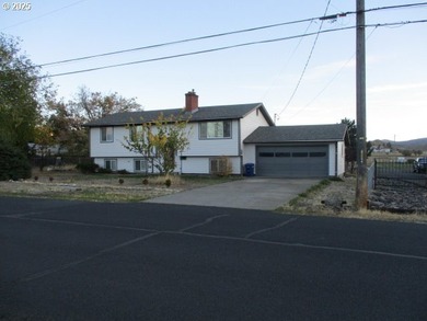 5 bedroom 2 bath with attached garage and heated 1,500 sqft on  in Oregon - for sale on GolfHomes.com, golf home, golf lot