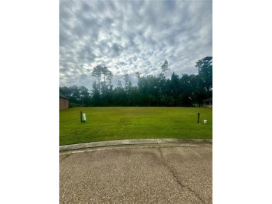 Be ready to be astonished by this beautiful, oversized lot on Oak Knoll Country Club in Louisiana - for sale on GolfHomes.com, golf home, golf lot