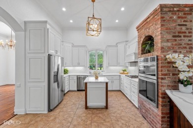 Elegant Living in Southern Trace - Where Luxury Meets Lifestyle

 on Southern Trace Country Club in Louisiana - for sale on GolfHomes.com, golf home, golf lot