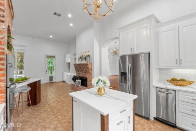 Elegant Living in Southern Trace - Where Luxury Meets Lifestyle

 on Southern Trace Country Club in Louisiana - for sale on GolfHomes.com, golf home, golf lot