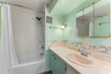 MOVE-IN READY! 2 BED/2 BATH COZY RETREAT - TWO FLORIDA ROOMS - on Bay Tree Golf Course in Florida - for sale on GolfHomes.com, golf home, golf lot